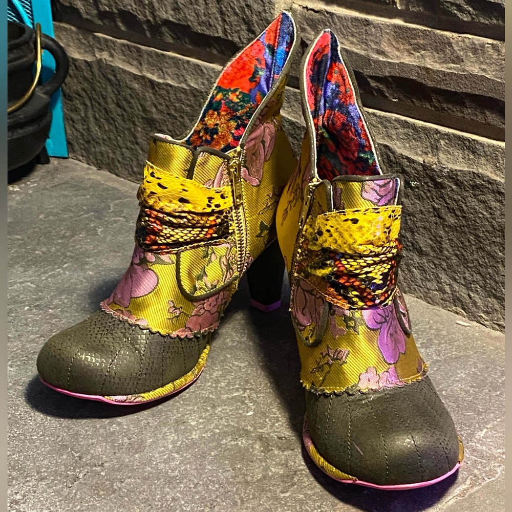 VTG Irregular Choice “Miaow” yellow floral tapestry bootie,Cat buckle,NIB, 39 UK - Picture 5 of 16